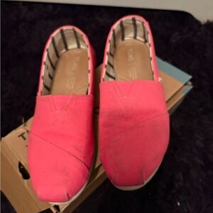 Toms Women's Bright Pink Flats